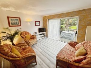 Sitting room- click for photo gallery